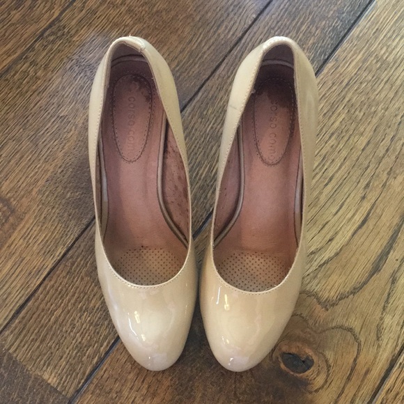 Heels - Picture 3 of 3